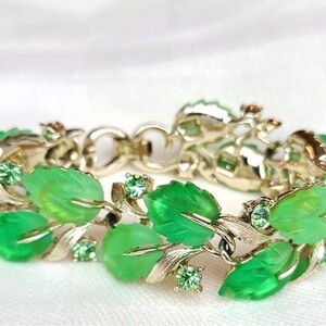 Elegant Green Leaf Bracelet